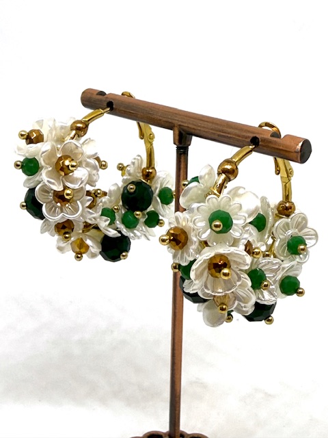 Orechino base anello in acciaio, tempestato da moltioddimi fiori madreperlati - immagine 6