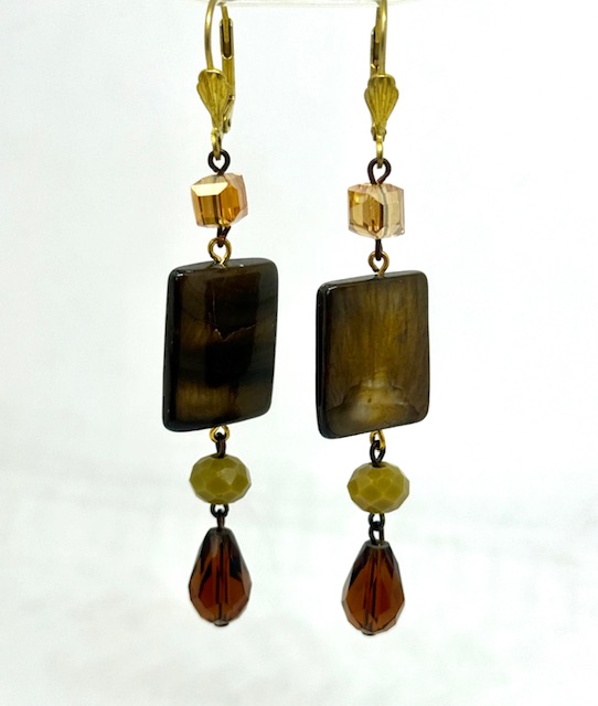 Orecchino vintage pendente con perla colore écru - immagine 4