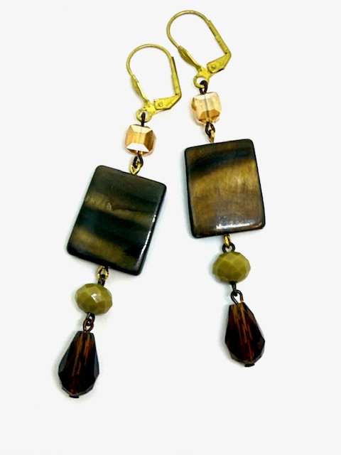 Orecchino vintage pendente con perla colore écru