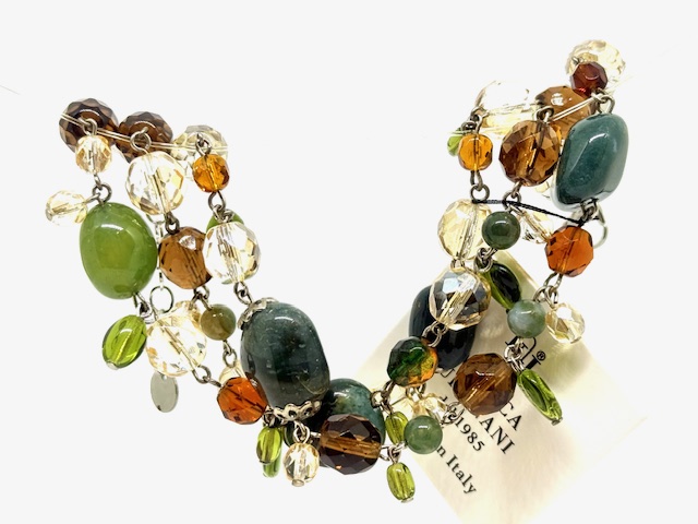Bracciale retrò con particolari  pendenti