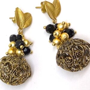 Orecchino vintage pendente.