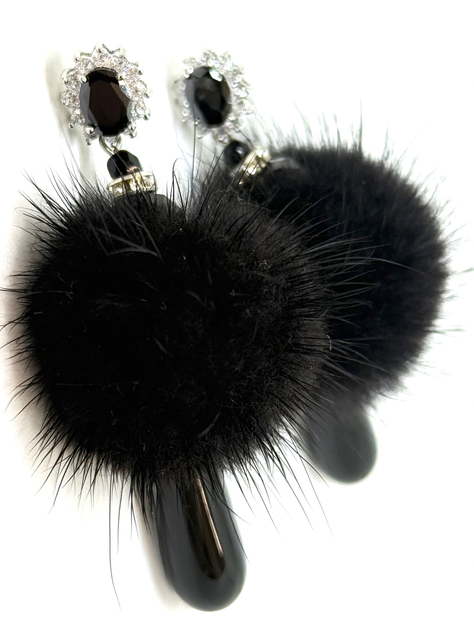 Orecchino pendente con Visone eco-friendly e pietre dure. - immagine 2