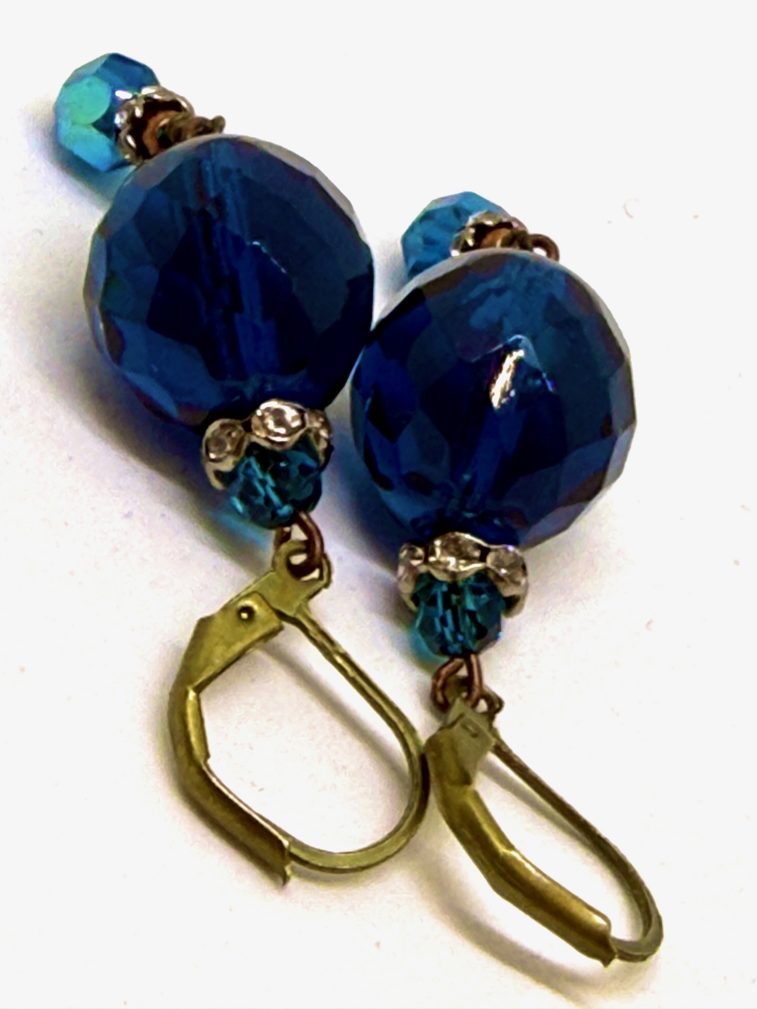 Orecchino retrò con cristallo color ottanio,