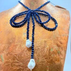 Collana girocollo doppio fiocco, cristallo blu e gocce madreperla