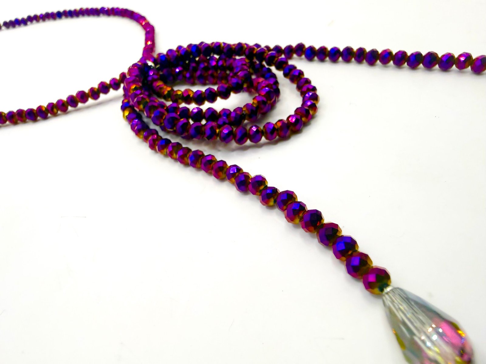 Collana in cristallo viola , design ad anelli circolari con gocce cristallo