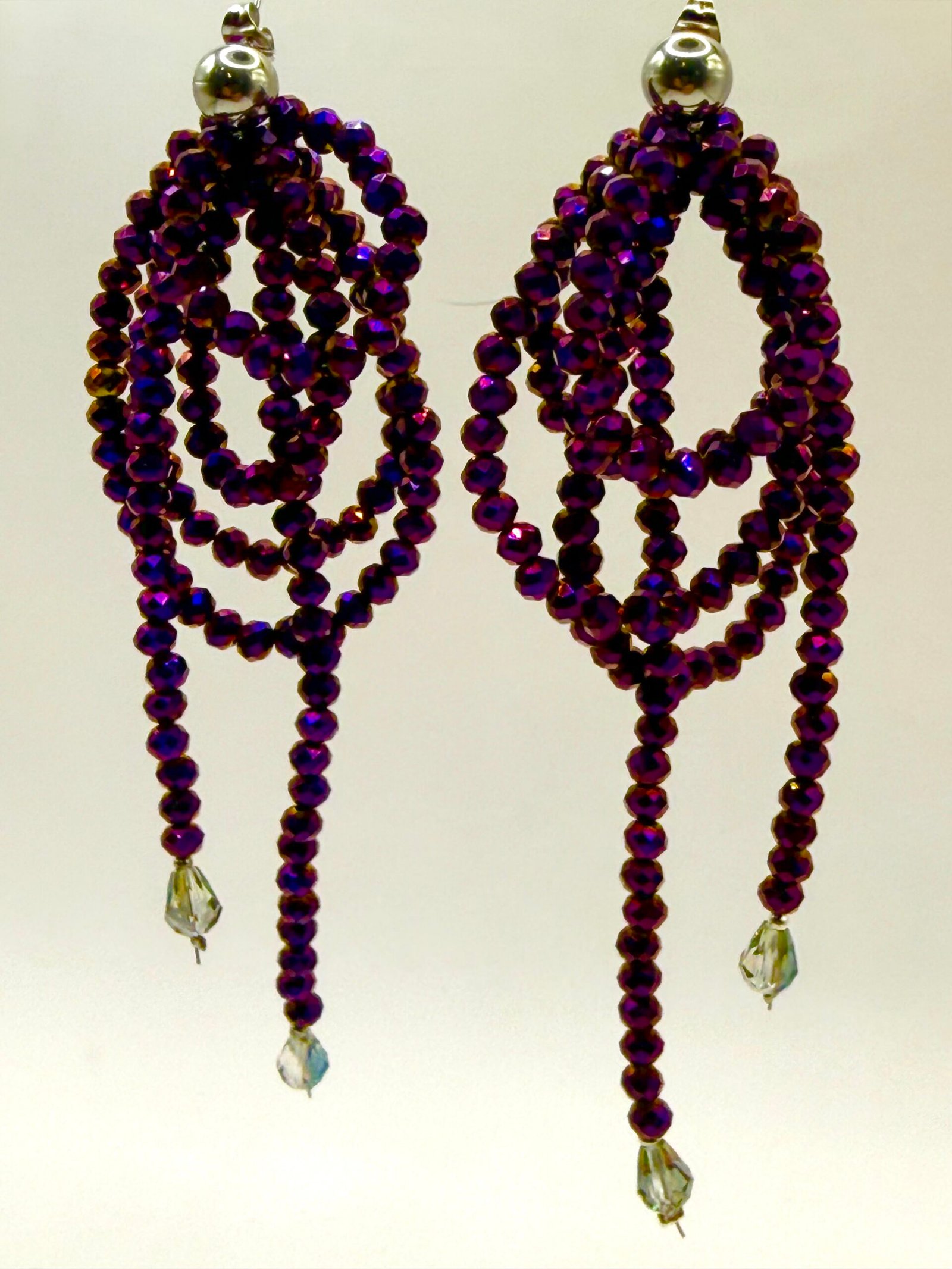 Orecchini in cristallo viola A/B, design italiano, cerchi in cristallo legati a cappio, - immagine 3