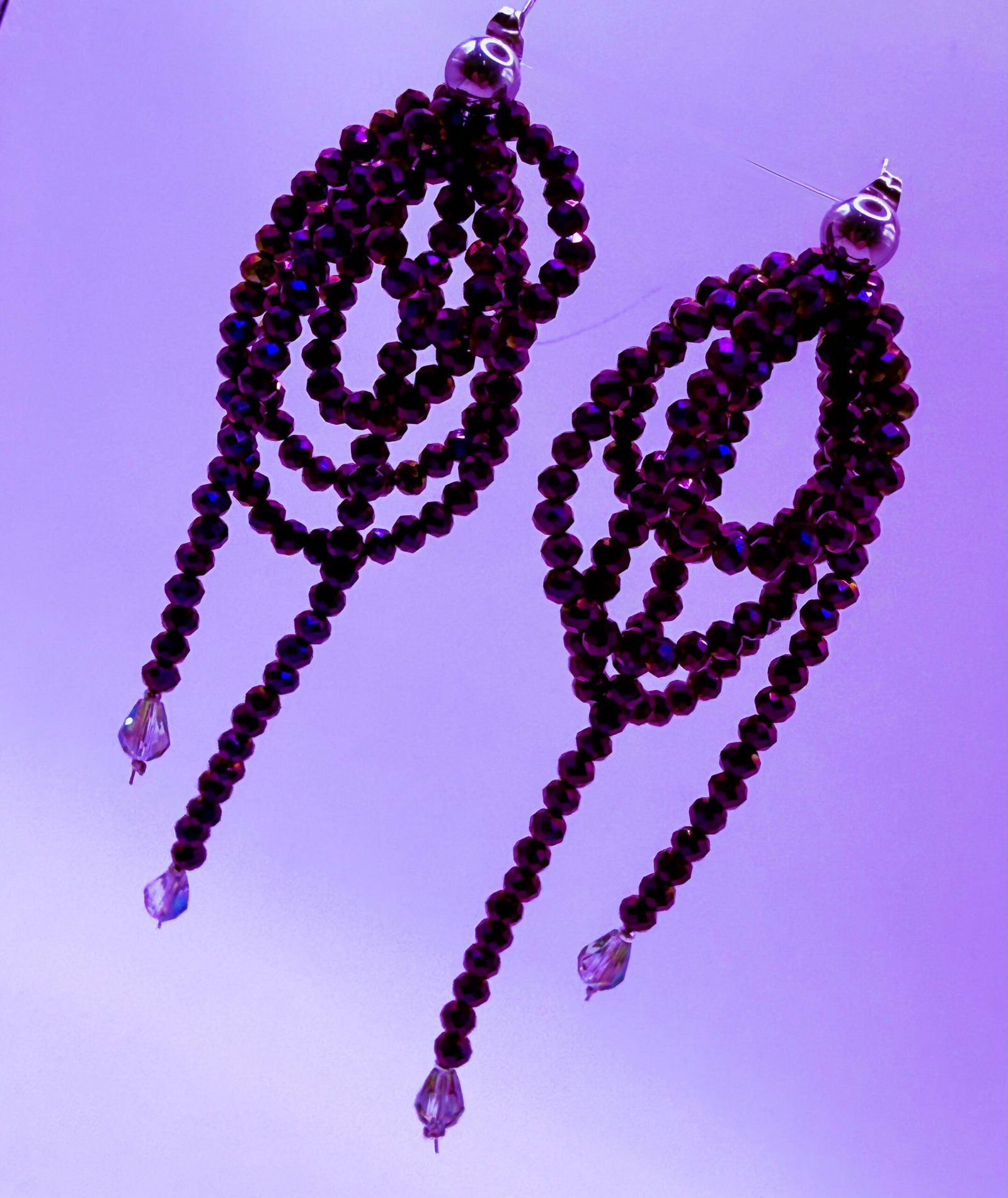 Orecchini in cristallo viola A/B, design italiano, cerchi in cristallo legati a cappio,